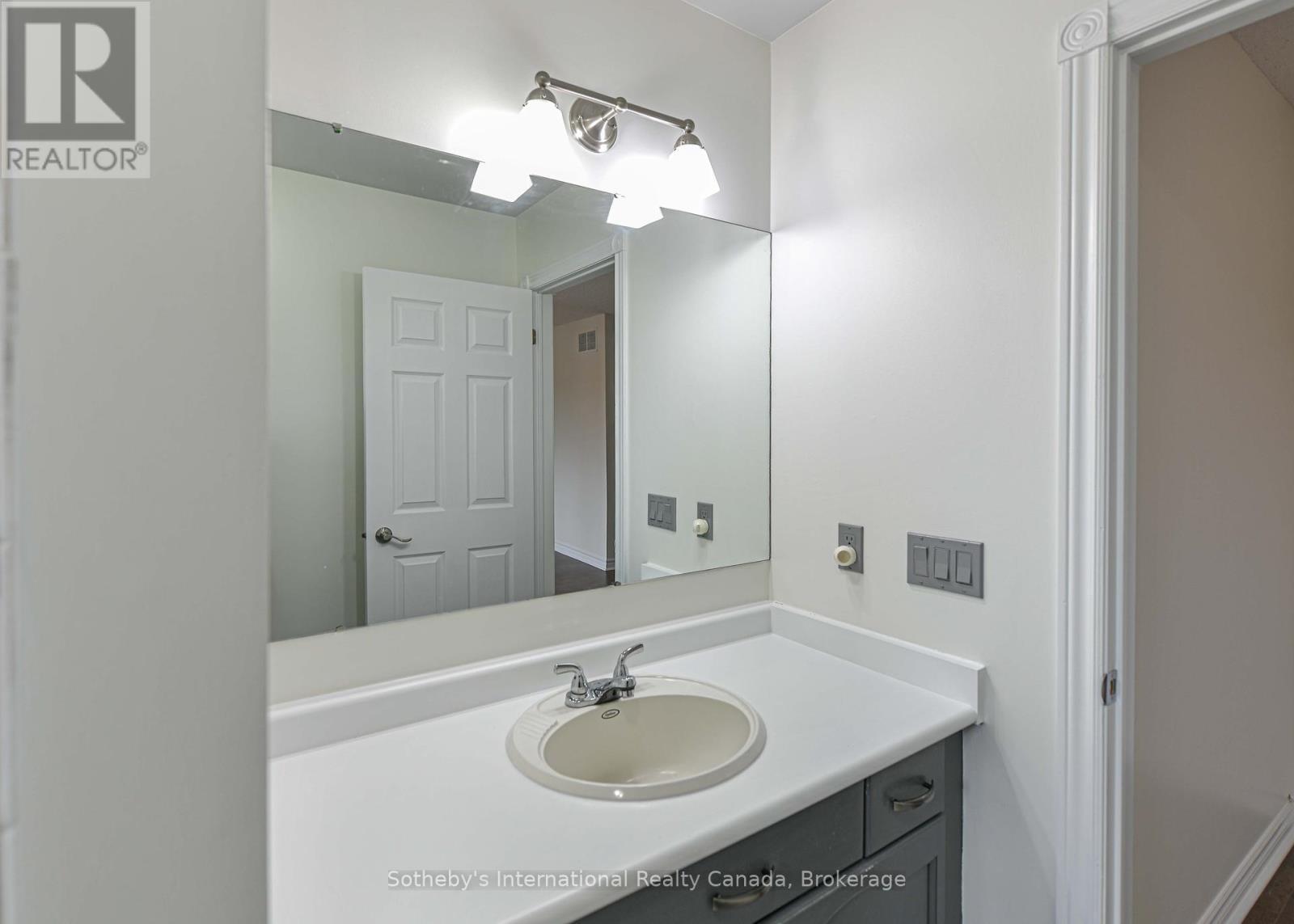 Primary 2 ensuite - 101 - 10 Museum Drive, Orillia, ON - Indoor Photo Showing Bathroom