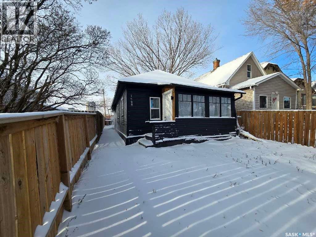 1668 Ottawa Street, Regina, SK - Outdoor