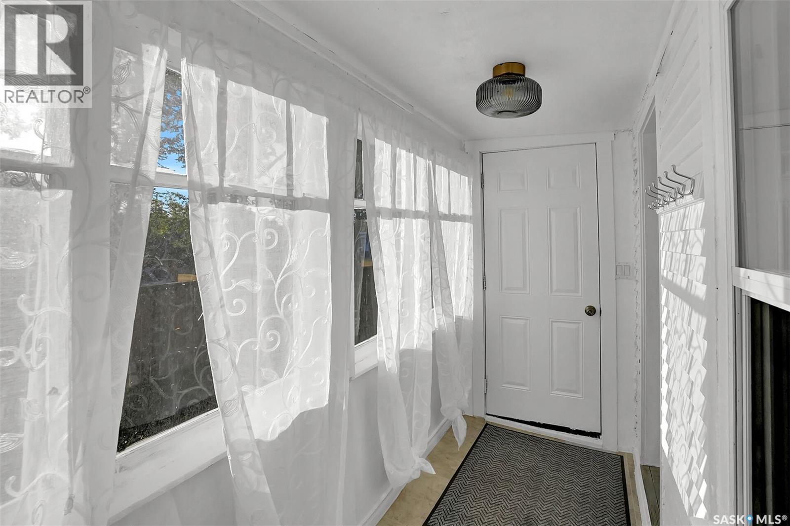 1668 Ottawa Street, Regina, SK - Indoor