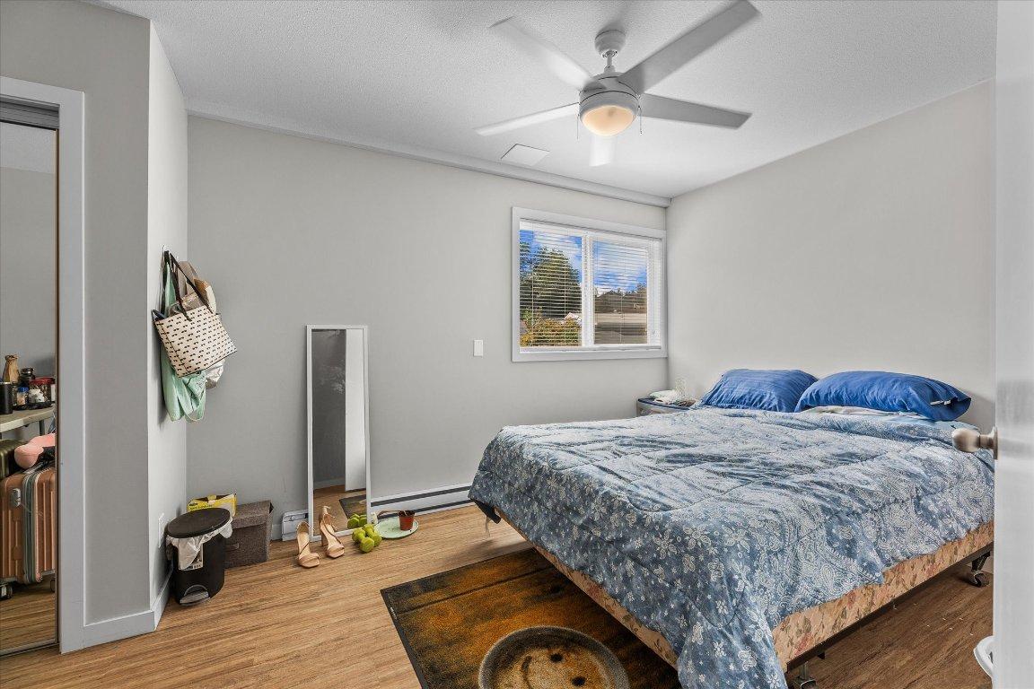 1377 Orchard Drive, Kelowna, BC - Indoor Photo Showing Bedroom