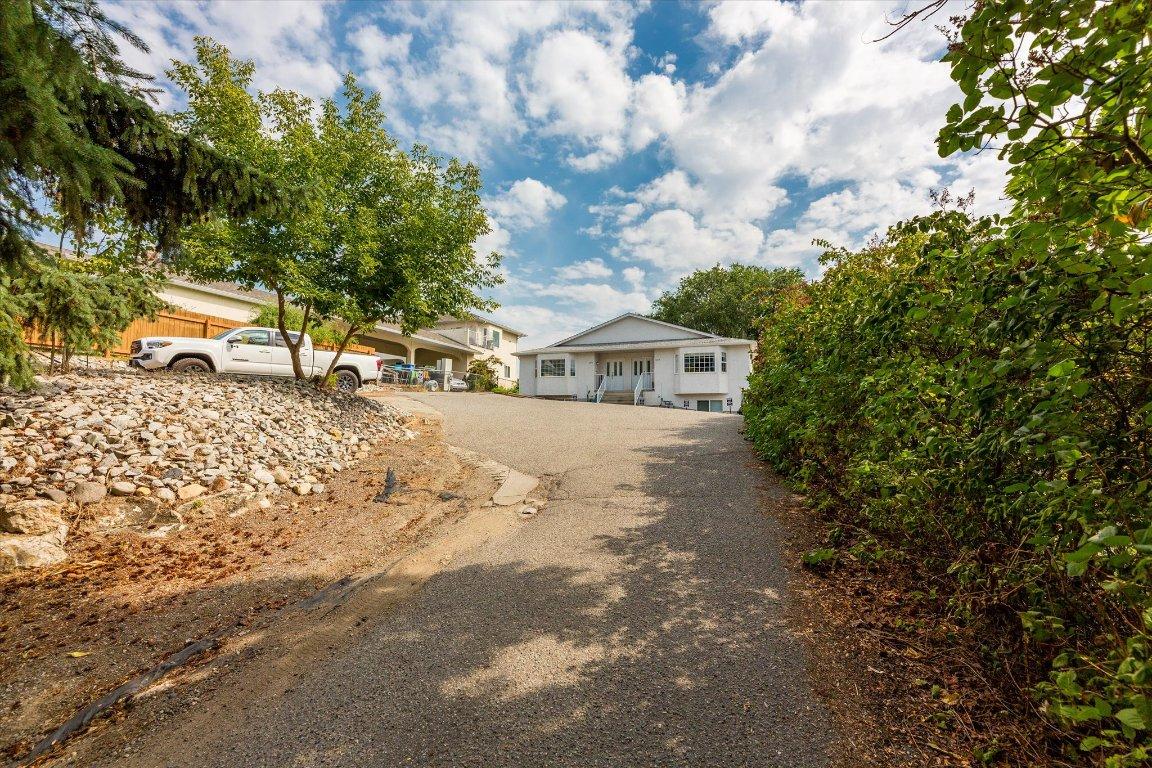 1377 Orchard Drive, Kelowna, BC - Outdoor