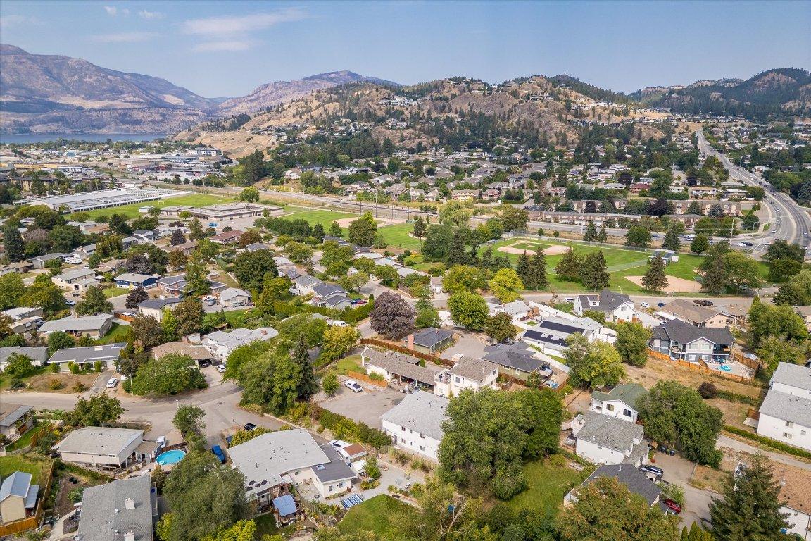 1375 Orchard Drive, Kelowna, BC - Outdoor With View