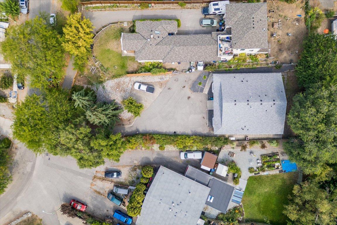1375 Orchard Drive, Kelowna, BC - Outdoor With View