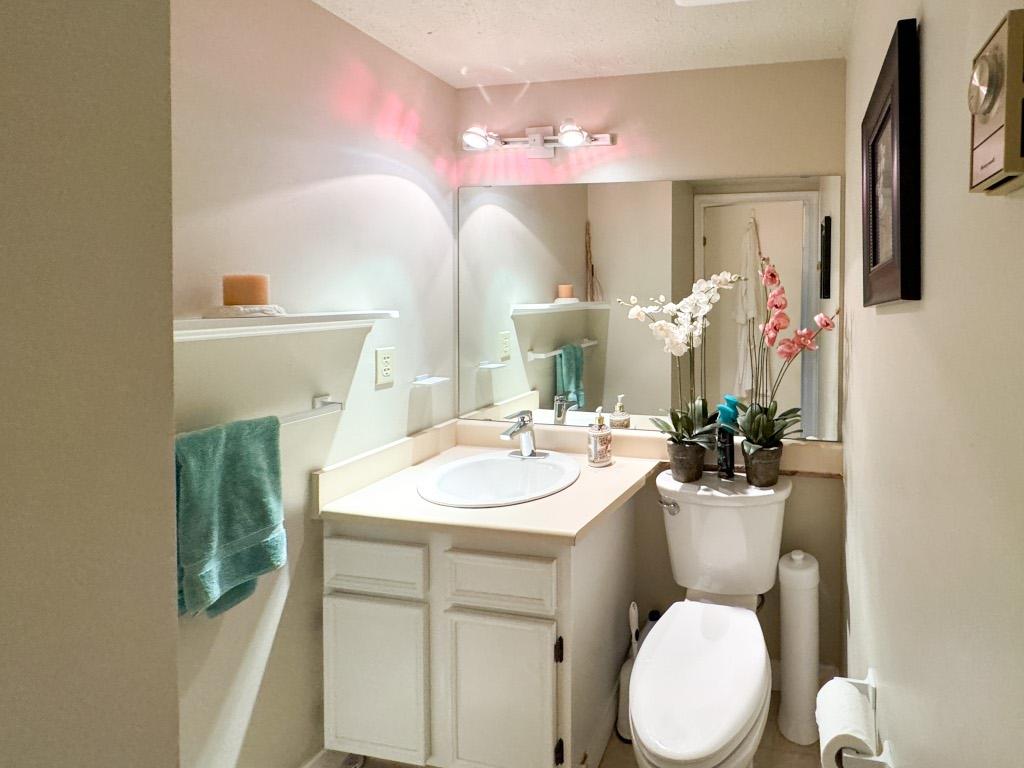 52-9107 62Nd Avenue, Osoyoos, BC - Indoor Photo Showing Bathroom