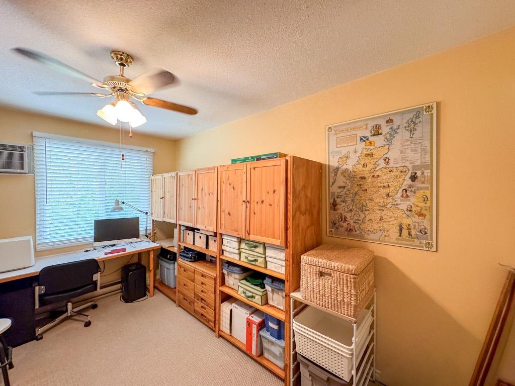 52-9107 62Nd Avenue, Osoyoos, BC - Indoor Photo Showing Office