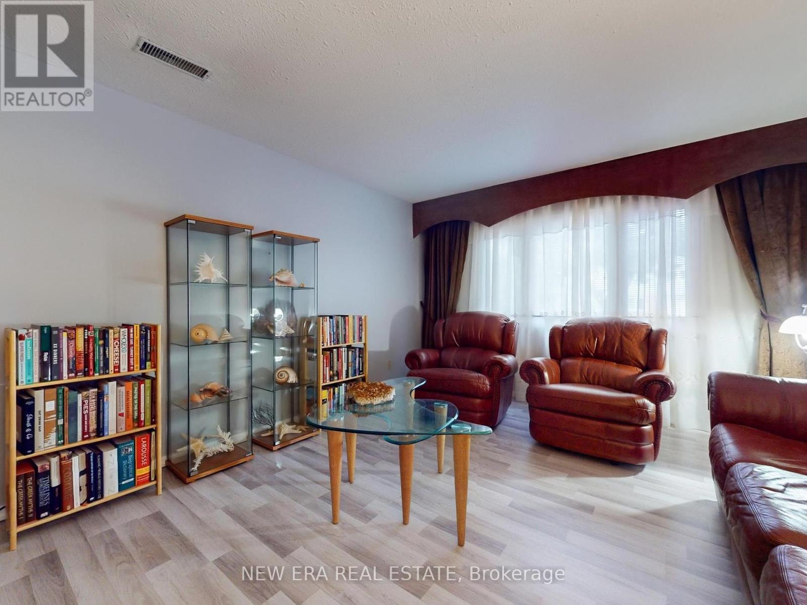 2669 Inlake Court, Mississauga, ON - Indoor Photo Showing Living Room