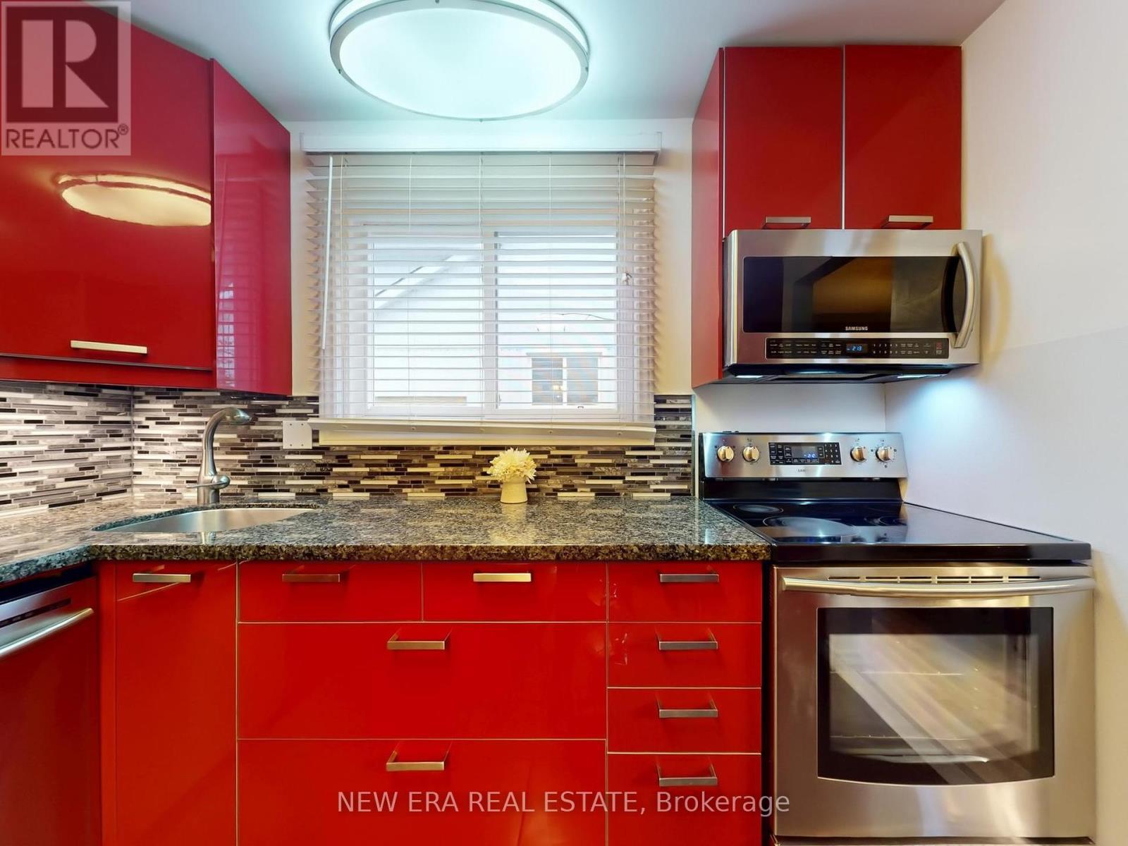 2669 Inlake Court, Mississauga, ON - Indoor Photo Showing Kitchen