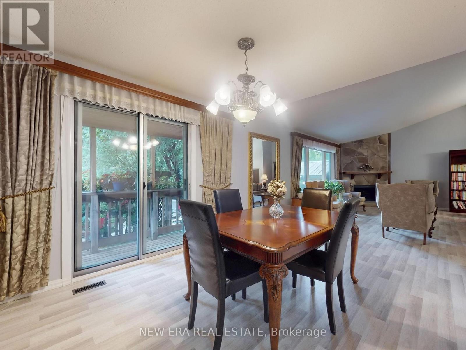 2669 Inlake Court, Mississauga, ON - Indoor Photo Showing Dining Room