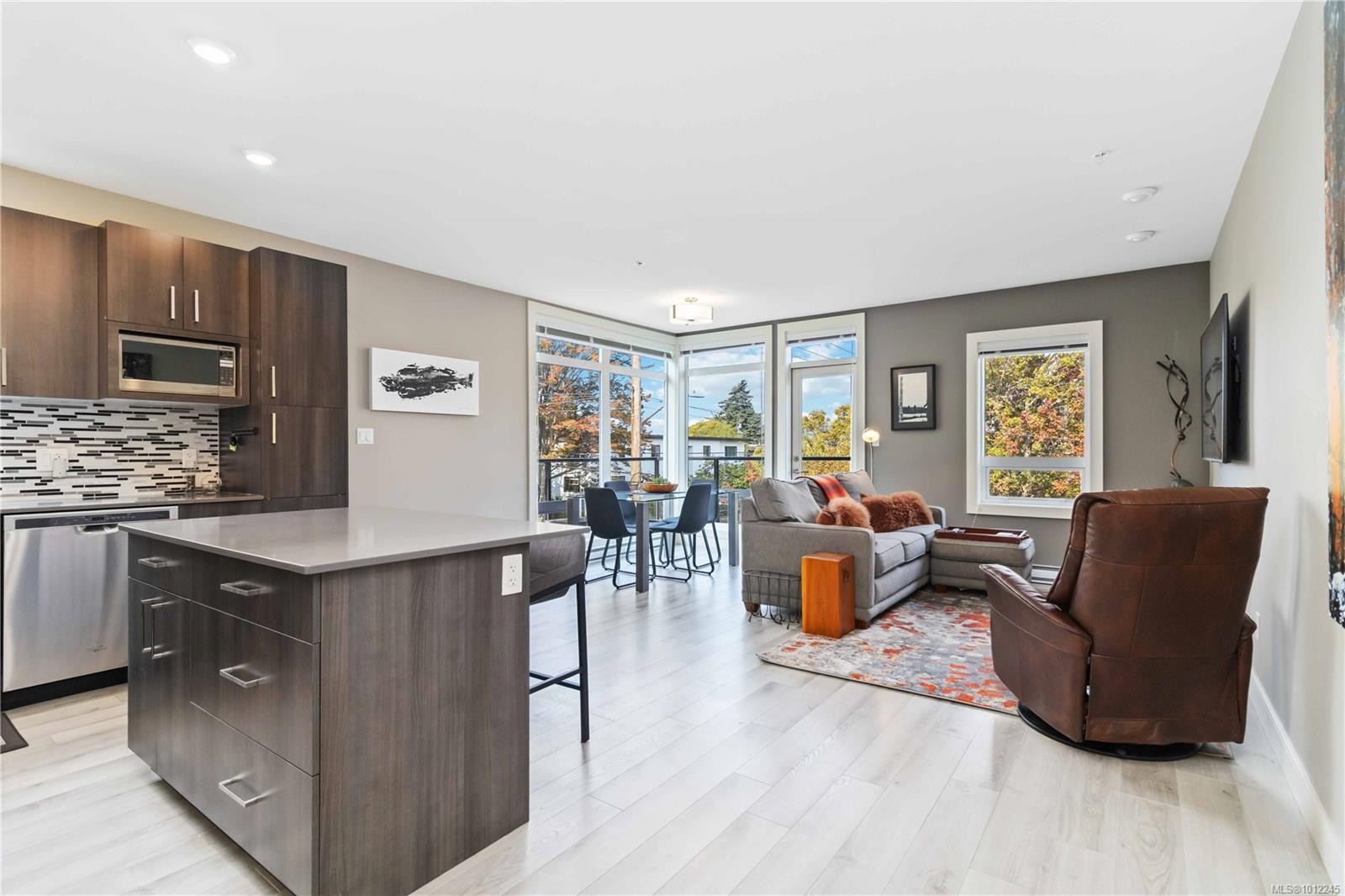 301-300 Michigan St, Victoria, BC - Indoor Photo Showing Other Room