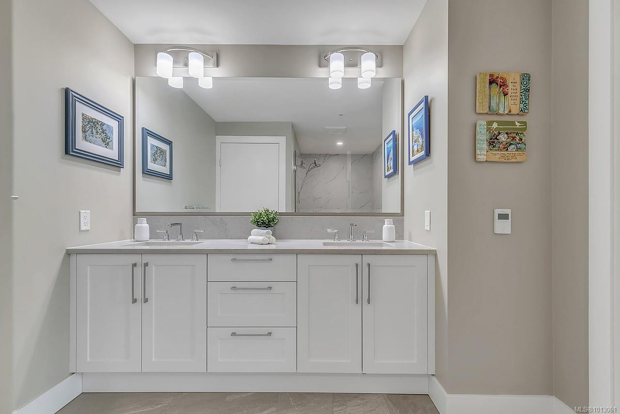 506-3529 Dolphin Dr, Nanoose Bay, BC - Indoor Photo Showing Bathroom