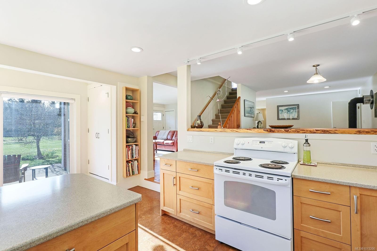 7792 Island Hwy North, Black Creek, BC