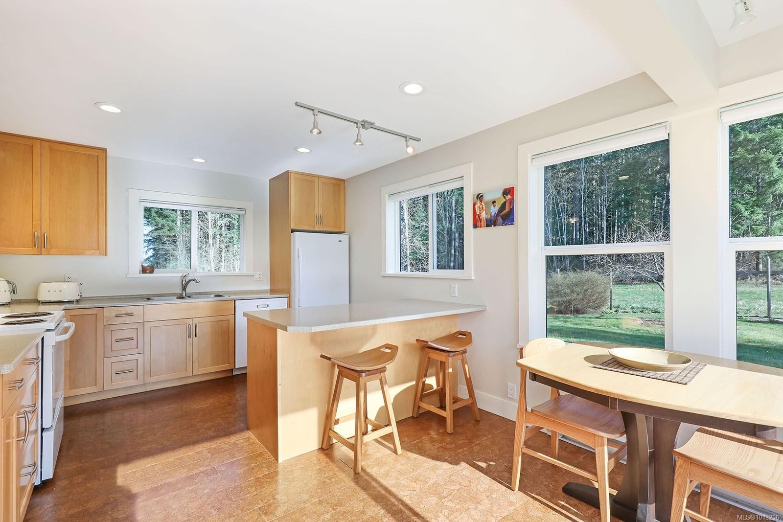 7792 Island Hwy North, Black Creek, BC