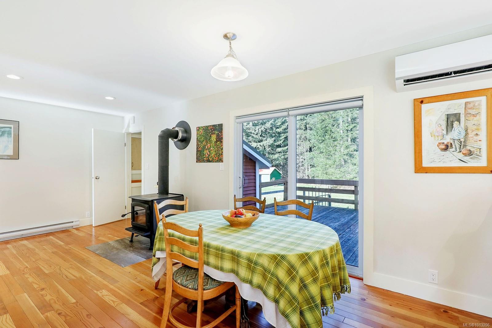 7792 Island Hwy North, Black Creek, BC