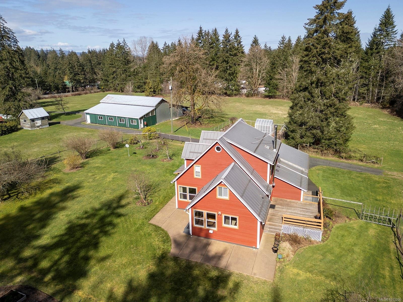 7792 Island Hwy North, Black Creek, BC