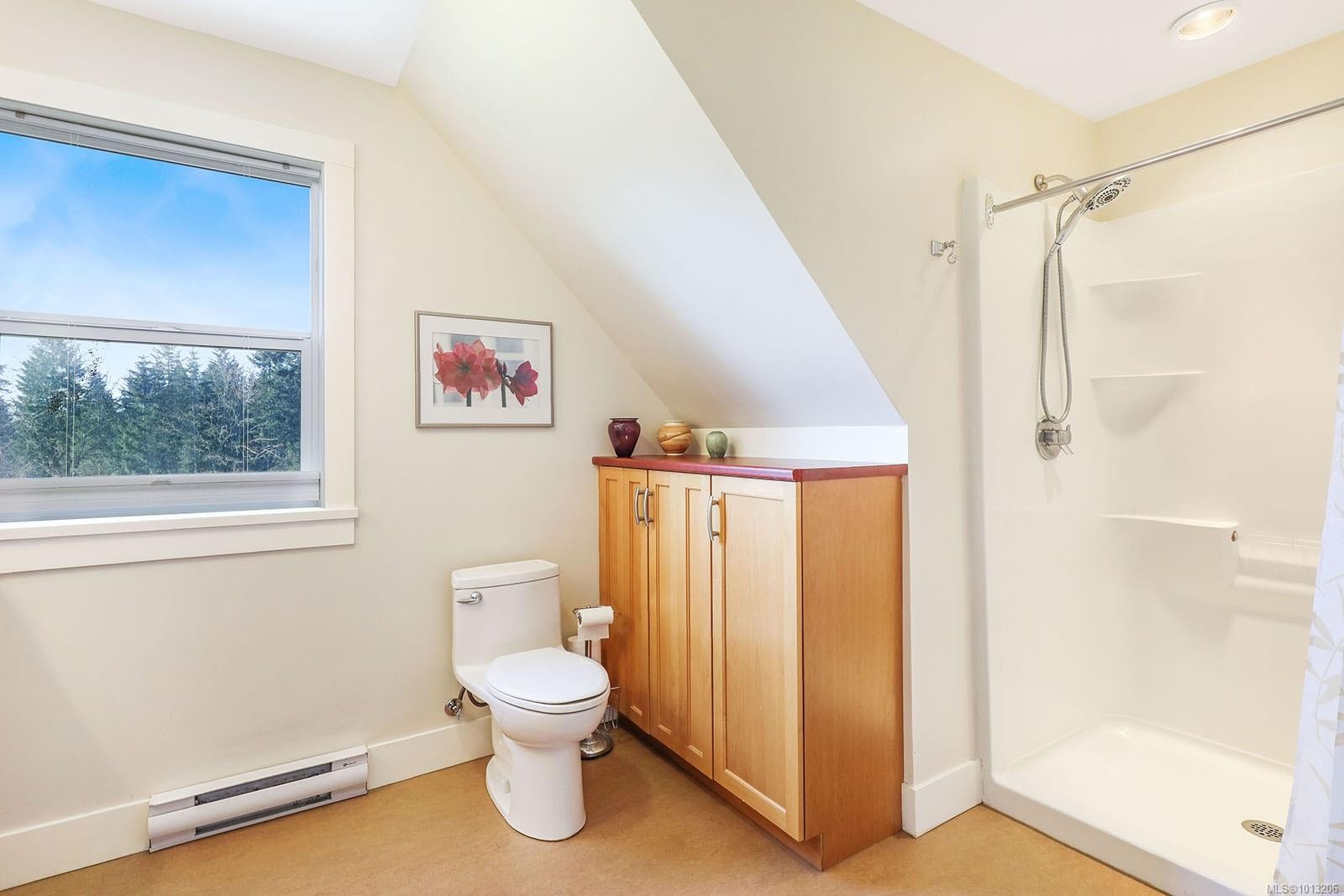 7792 Island Hwy North, Black Creek, BC