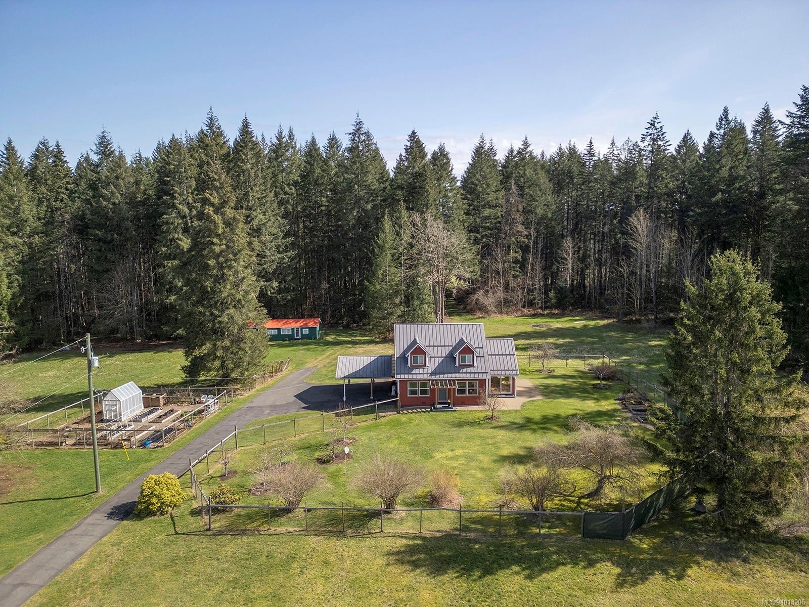 7792 Island Hwy North, Black Creek, BC