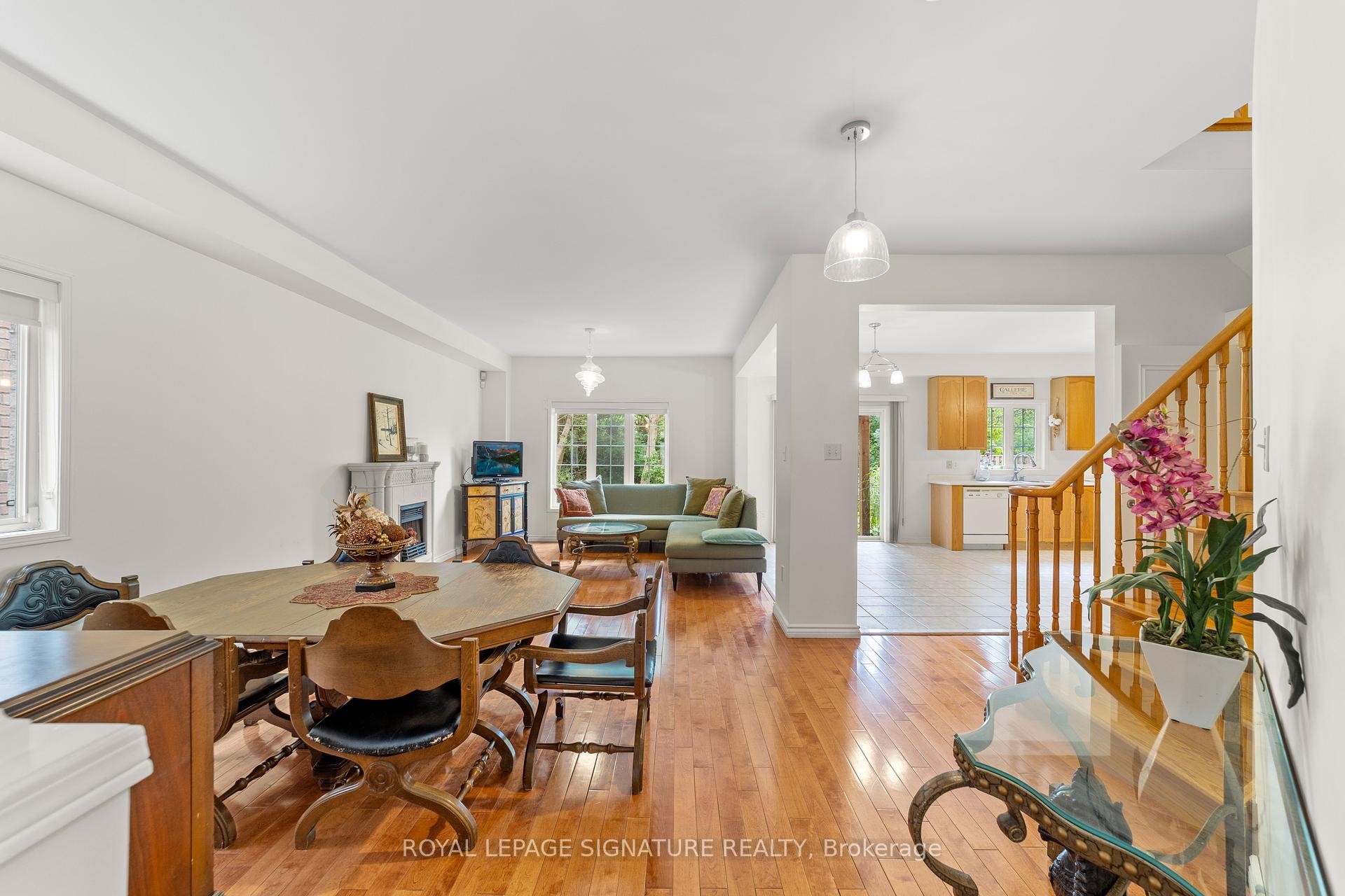 46 Trish Drive, Richmond Hill, ON - Indoor Photo Showing Dining Room