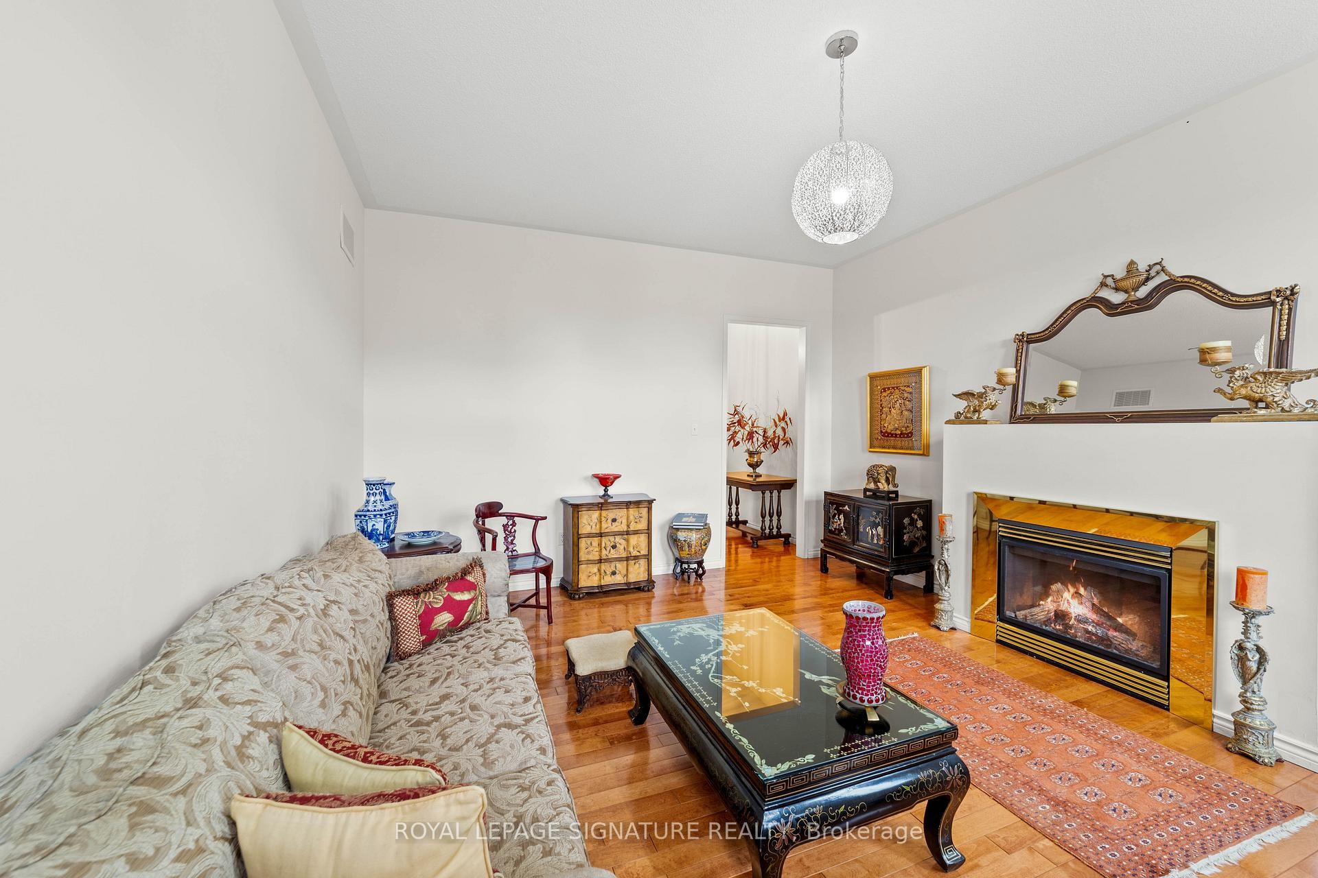 46 Trish Drive, Richmond Hill, ON - Indoor Photo Showing Living Room With Fireplace