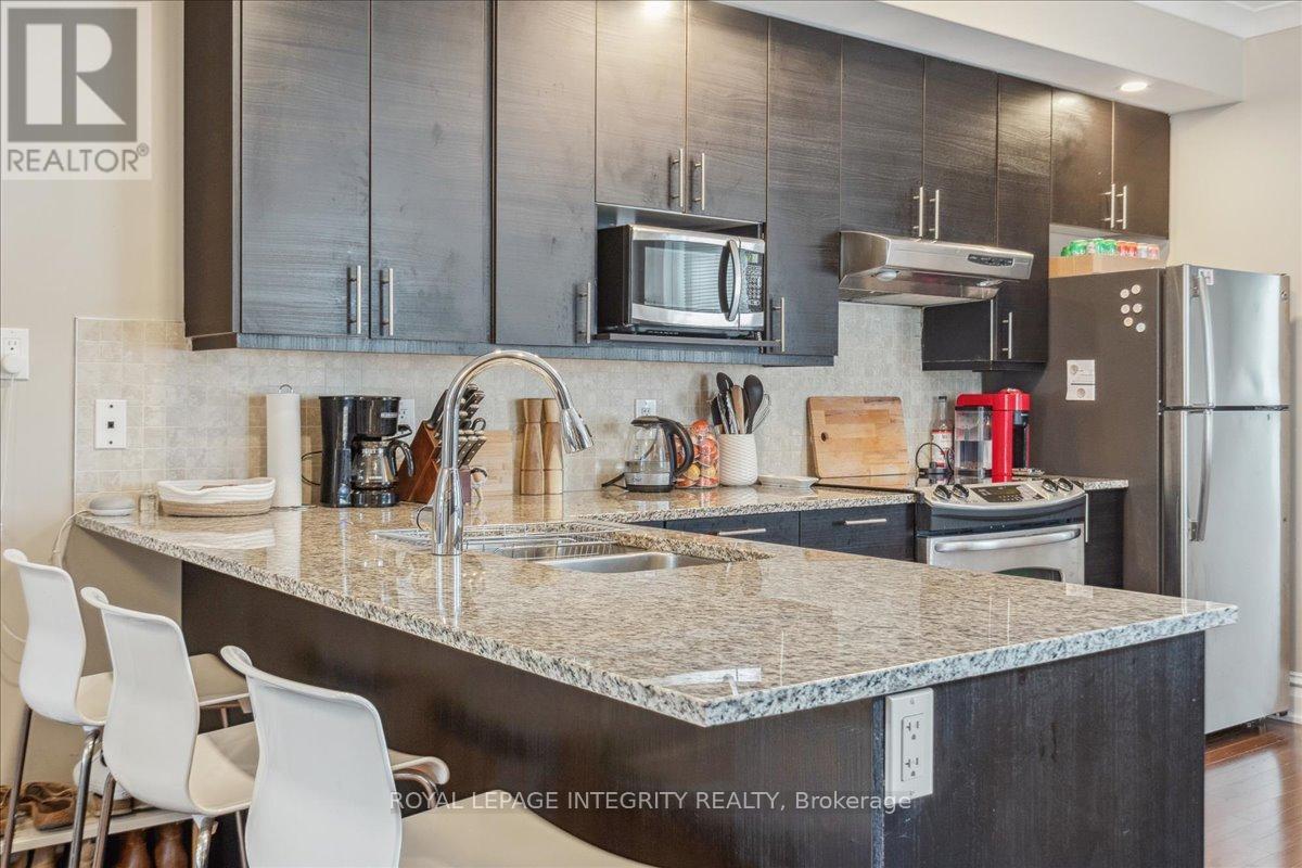 468-470 Besserer Street, Ottawa, ON - Indoor Photo Showing Kitchen With Double Sink With Upgraded Kitchen