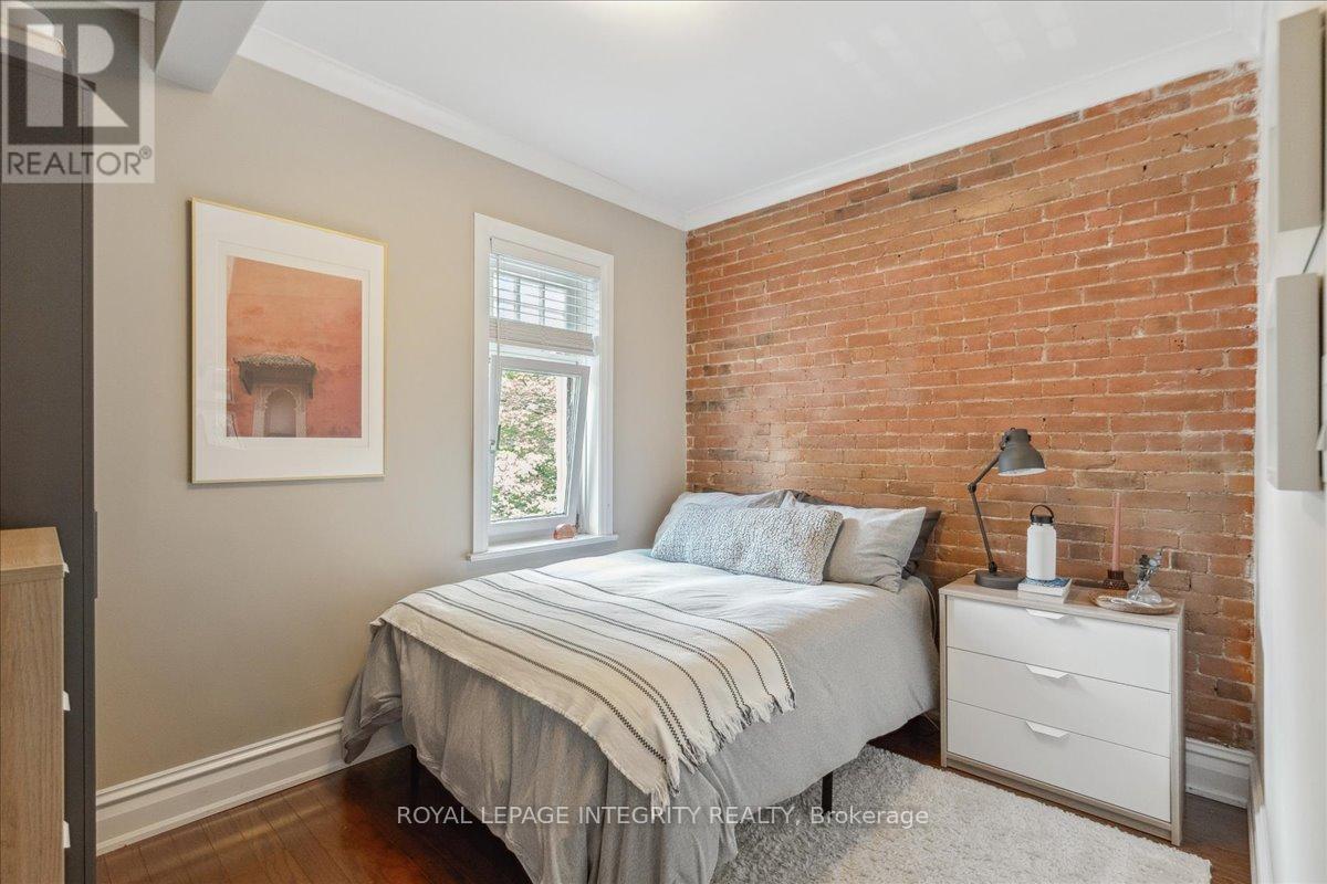 468-470 Besserer Street, Ottawa, ON - Indoor Photo Showing Bedroom