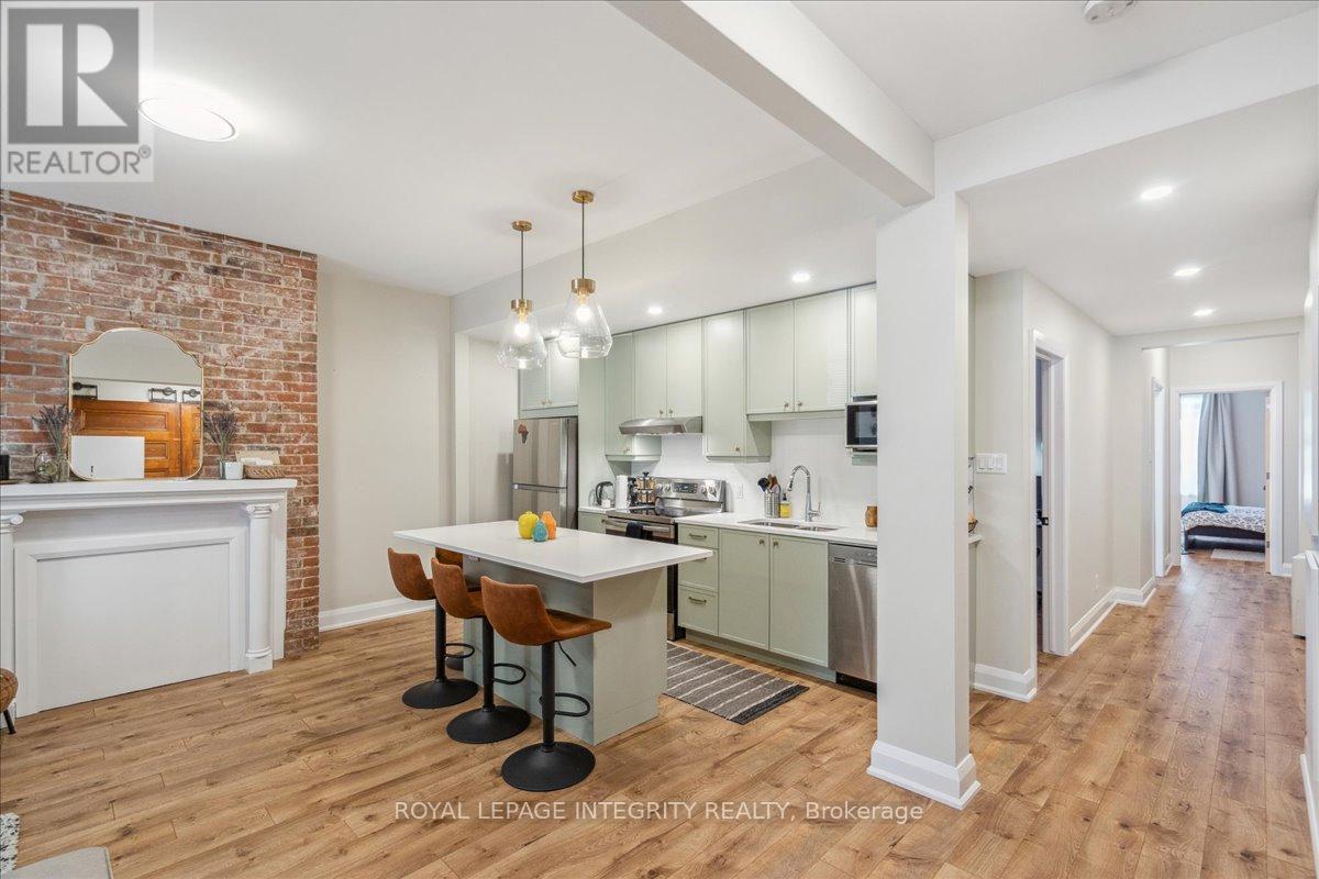 468-470 Besserer Street, Ottawa, ON - Indoor Photo Showing Kitchen