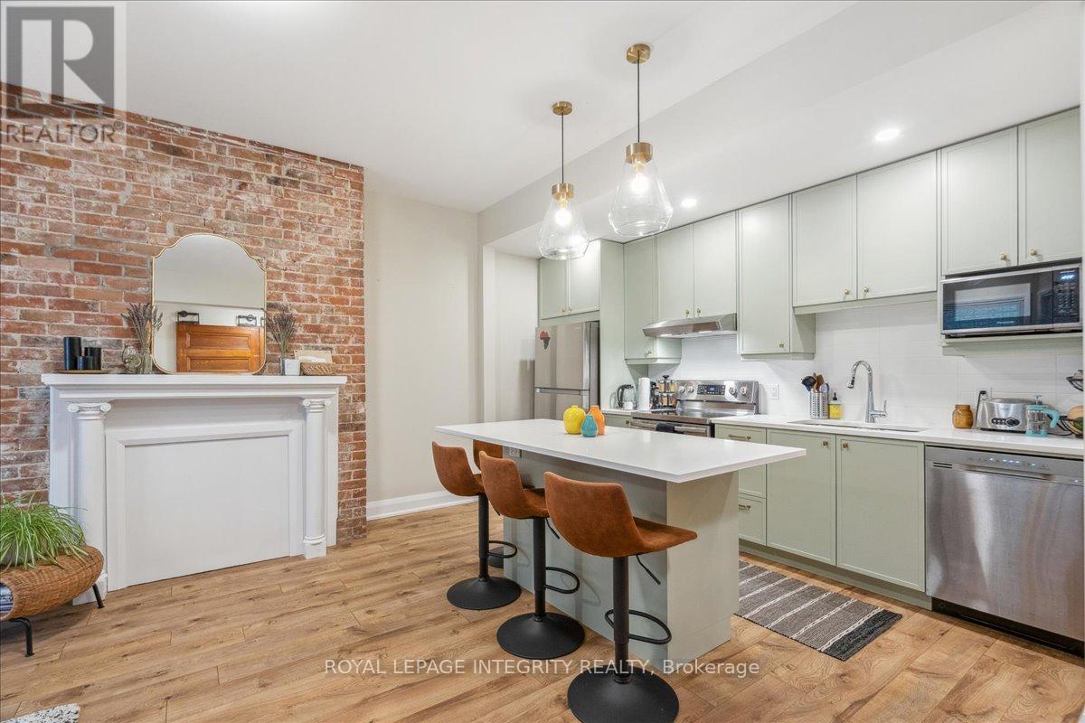 468-470 Besserer Street, Ottawa, ON - Indoor Photo Showing Kitchen With Upgraded Kitchen