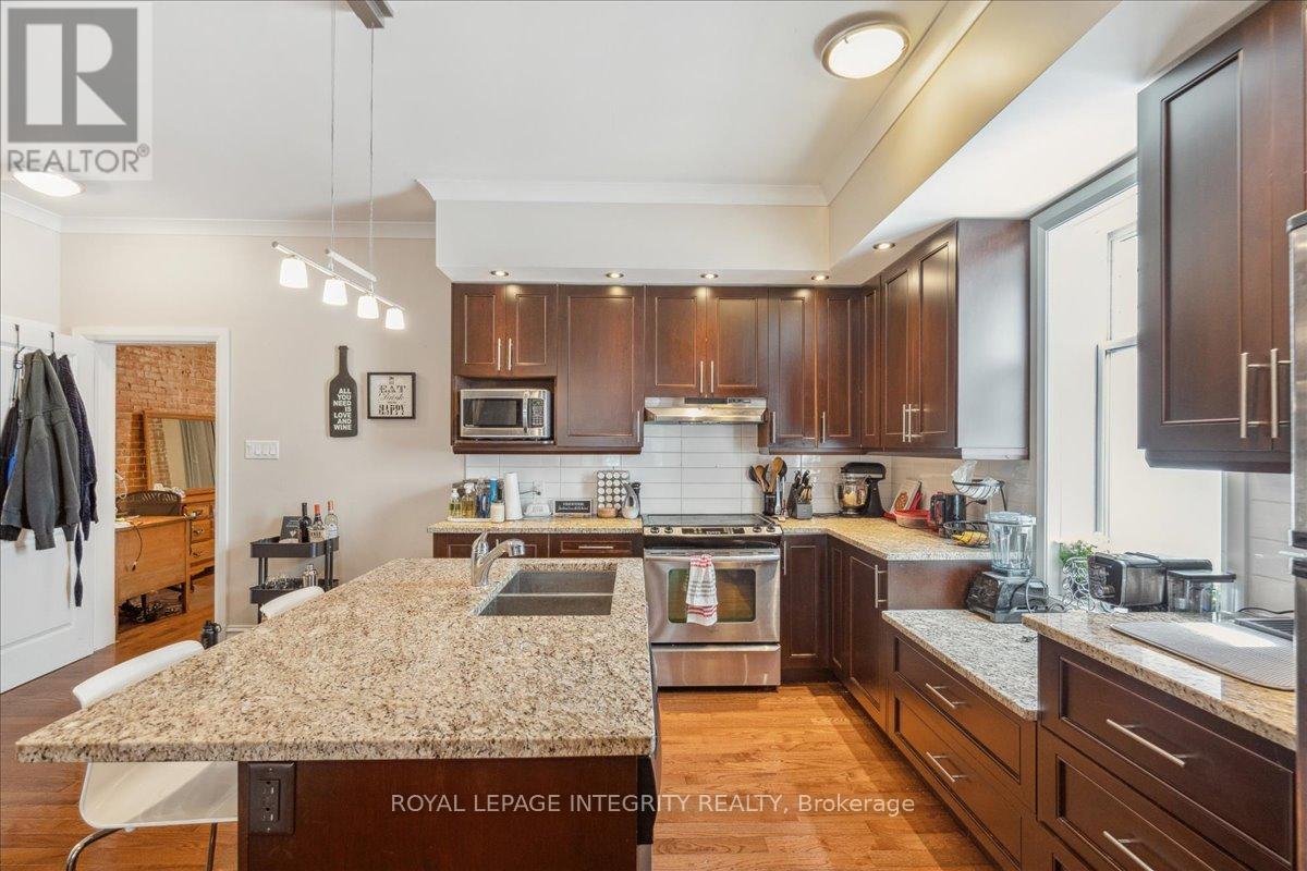 468-470 Besserer Street, Ottawa, ON - Indoor Photo Showing Kitchen With Double Sink With Upgraded Kitchen
