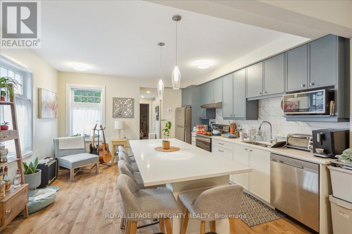 468-470 Besserer Street, Ottawa, ON - Indoor Photo Showing Kitchen With Upgraded Kitchen
