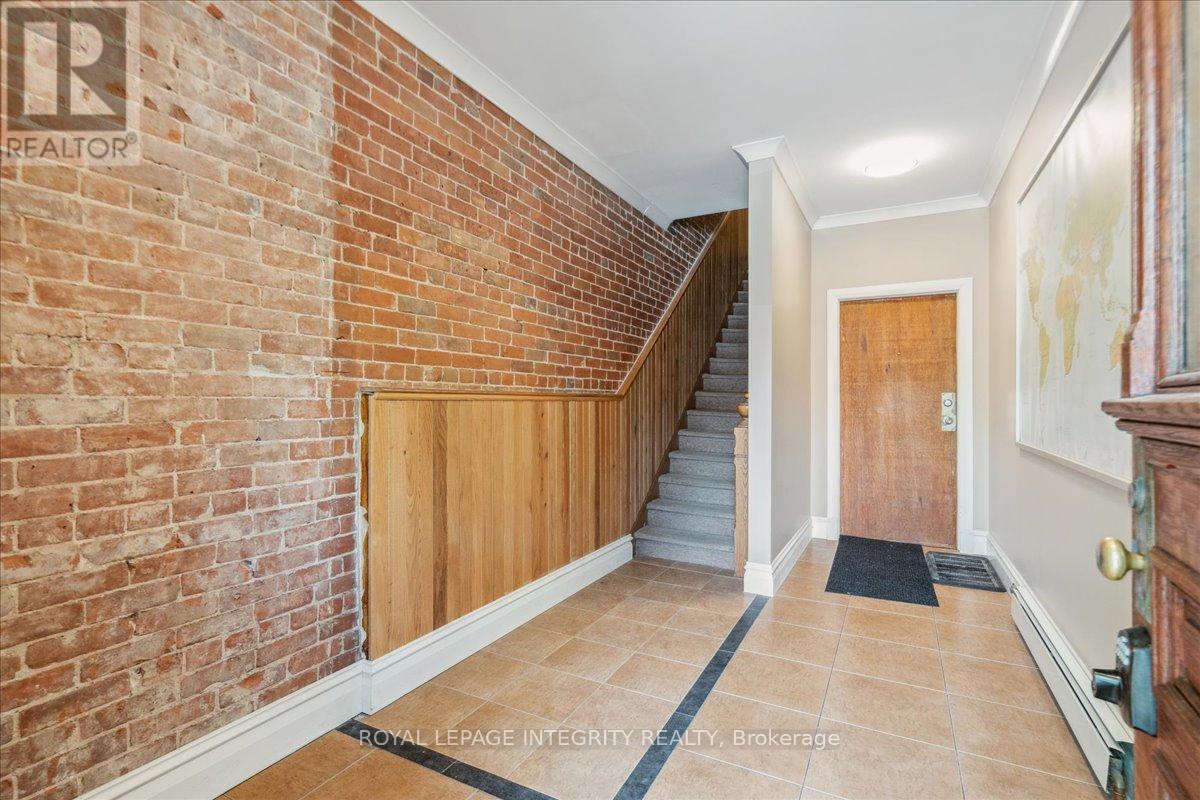 468-470 Besserer Street, Ottawa, ON - Indoor Photo Showing Other Room