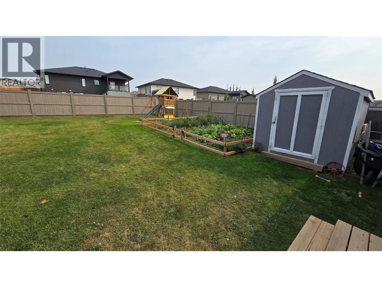 8208 19A Street, Dawson Creek, BC - Outdoor