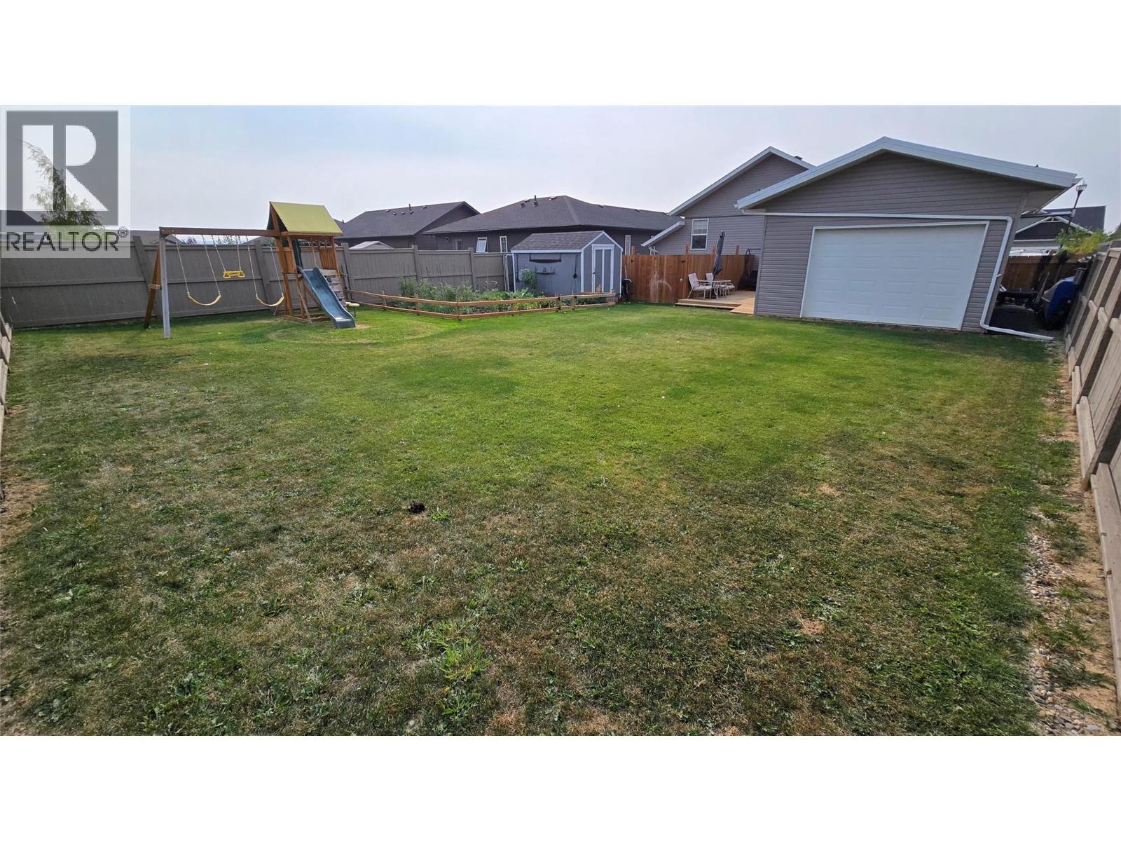 8208 19A Street, Dawson Creek, BC - Outdoor