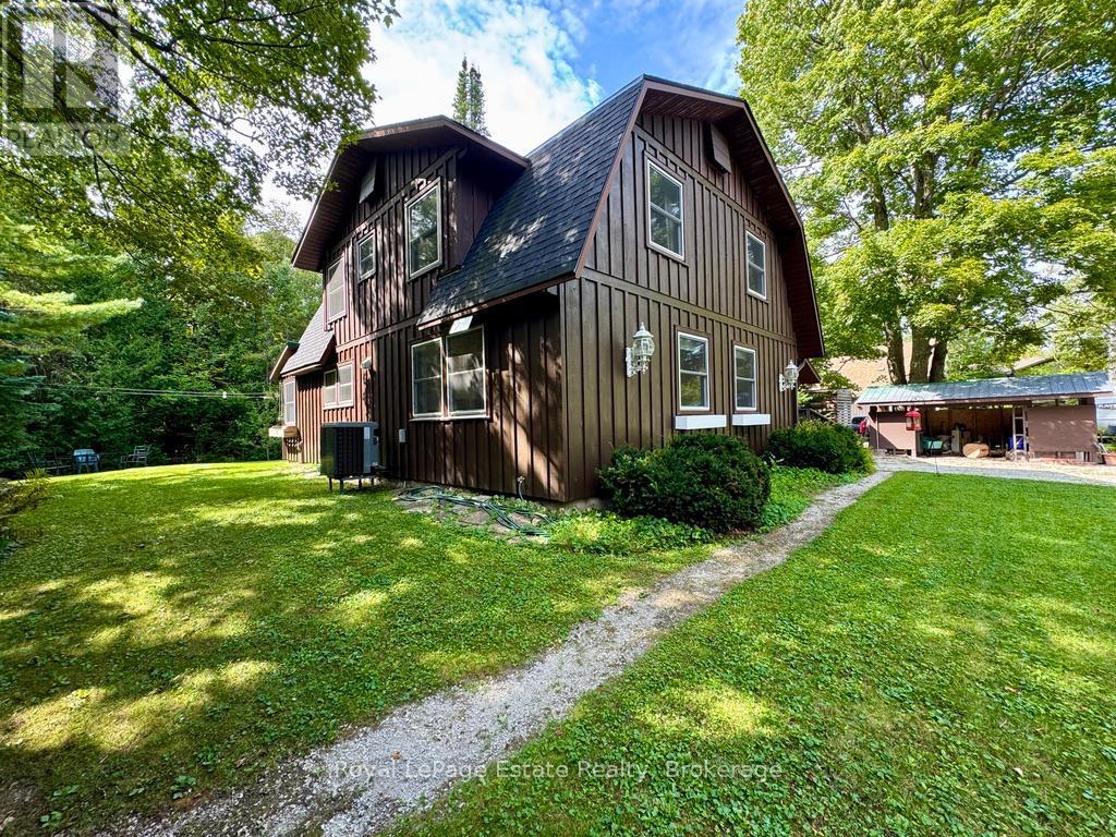 A 3-bd 2-bth 2 storey home - 44 Whitefish Boulevard, South Bruce Peninsula, ON - Outdoor