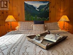 The upper level has 3 bedrooms -