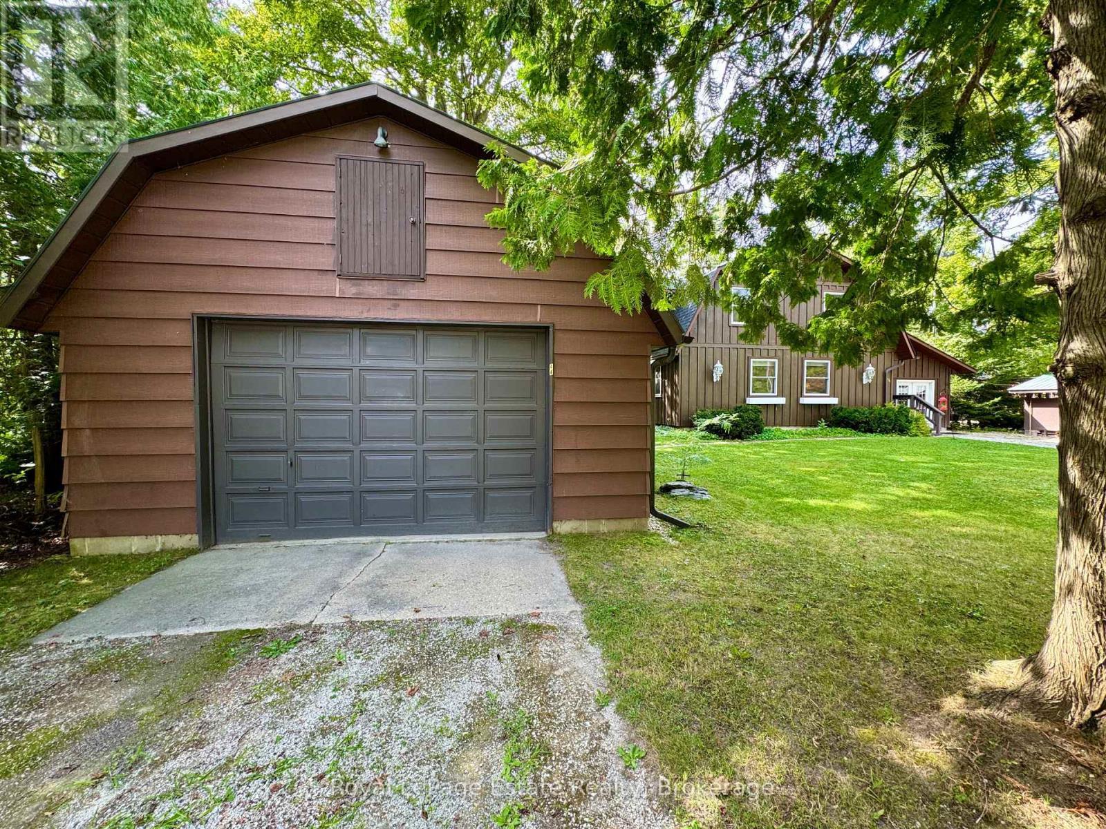 With a 20' x 30' garage with loft - 44 Whitefish Boulevard, South Bruce Peninsula, ON - Outdoor