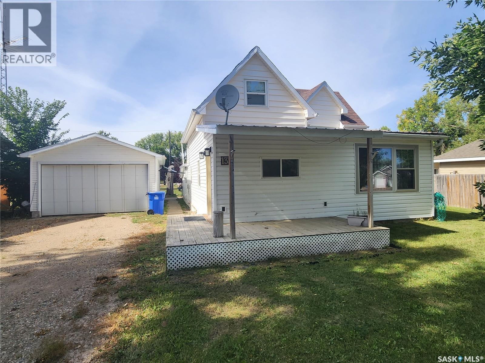 133 Mainprize Street, Midale, SK - Outdoor