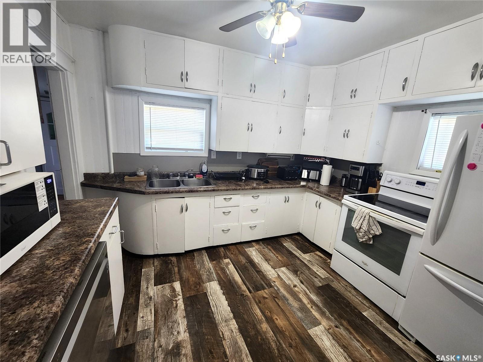 133 Mainprize Street, Midale, SK - Indoor Photo Showing Kitchen With Double Sink