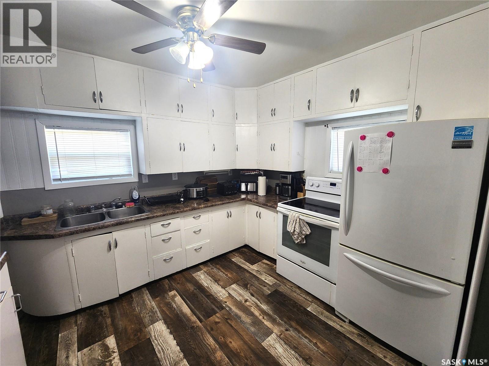 133 Mainprize Street, Midale, SK - Indoor Photo Showing Kitchen With Double Sink