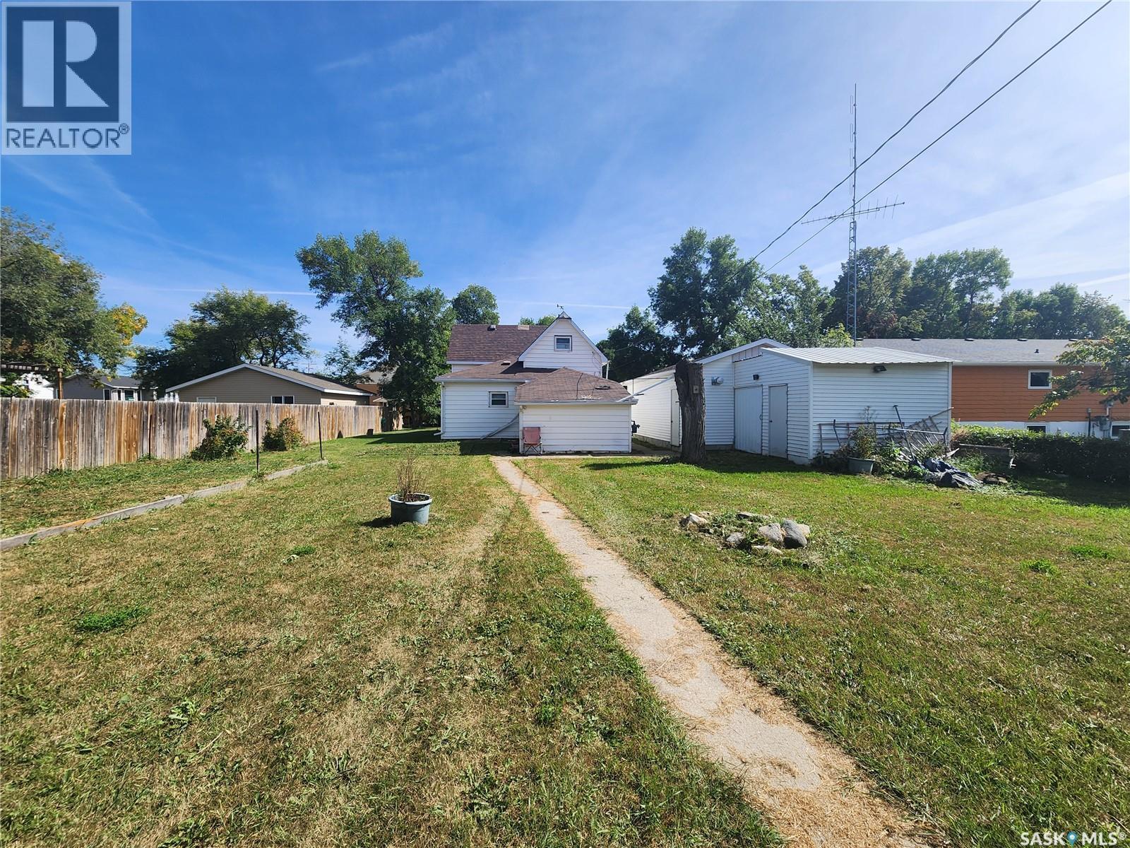 133 Mainprize Street, Midale, SK - Outdoor