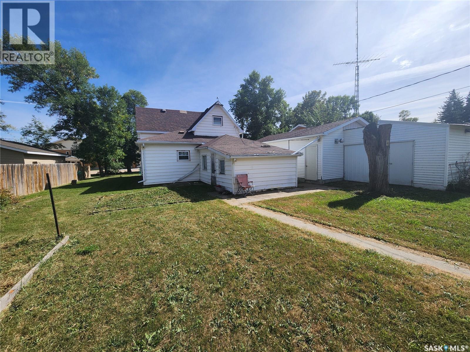 133 Mainprize Street, Midale, SK - Outdoor