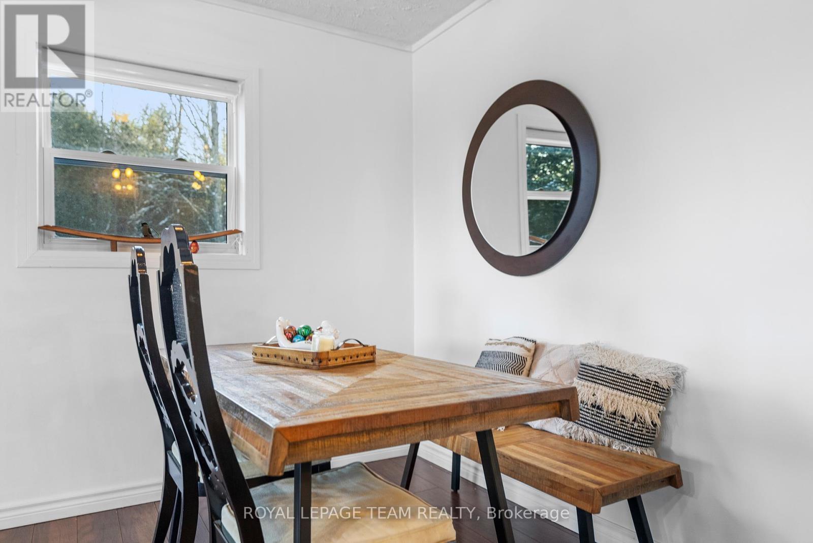 105 Heins Road, Brudenell, Lyndoch And Raglan, ON - Indoor Photo Showing Dining Room