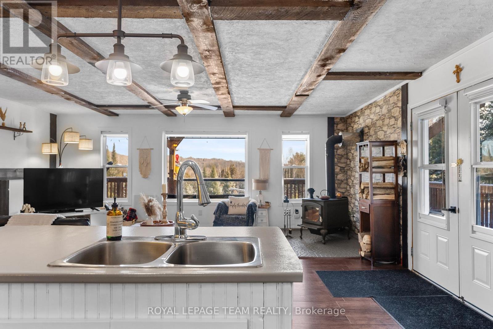 105 Heins Road, Brudenell, Lyndoch And Raglan, ON - Indoor Photo Showing Kitchen With Double Sink