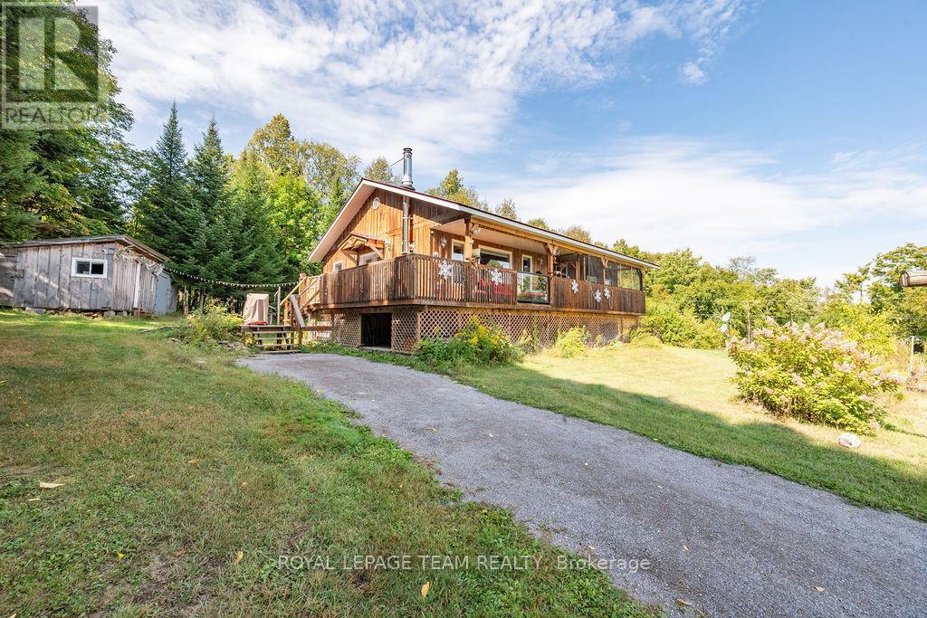 105 Heins Road, Brudenell, Lyndoch And Raglan, ON - Outdoor With Deck Patio Veranda