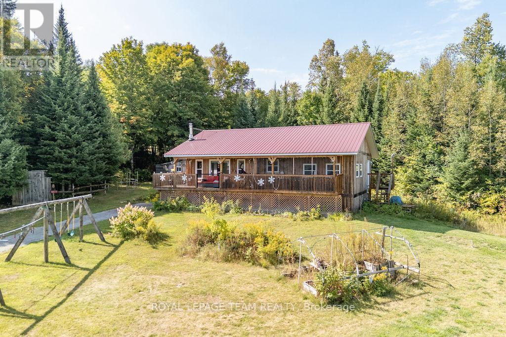 105 Heins Road, Brudenell, Lyndoch And Raglan, ON - Outdoor With Deck Patio Veranda