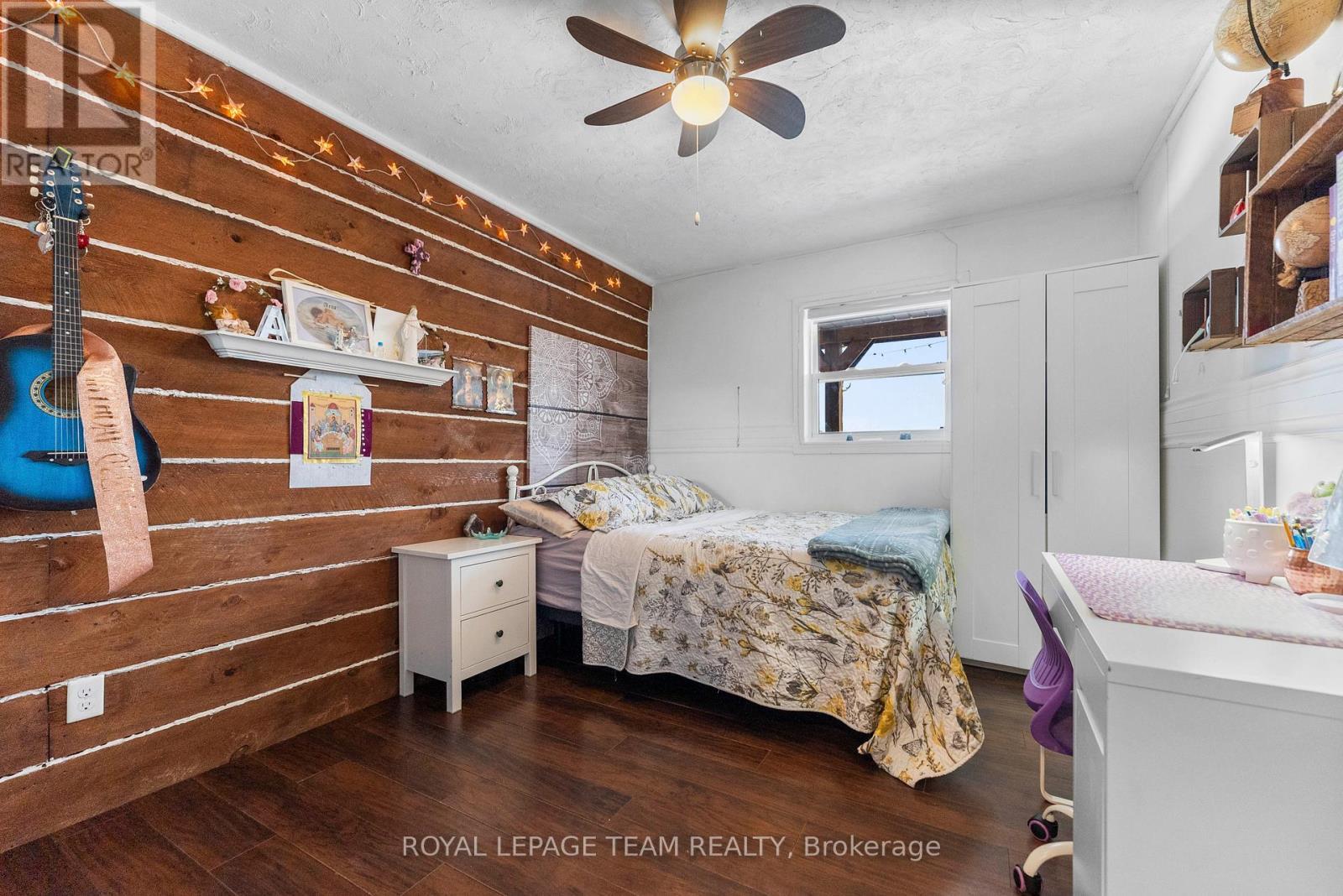 105 Heins Road, Brudenell, Lyndoch And Raglan, ON - Indoor Photo Showing Bedroom