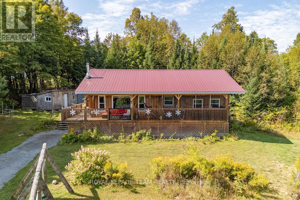 105 Heins Road, Brudenell, Lyndoch And Raglan, ON - Outdoor With Deck Patio Veranda