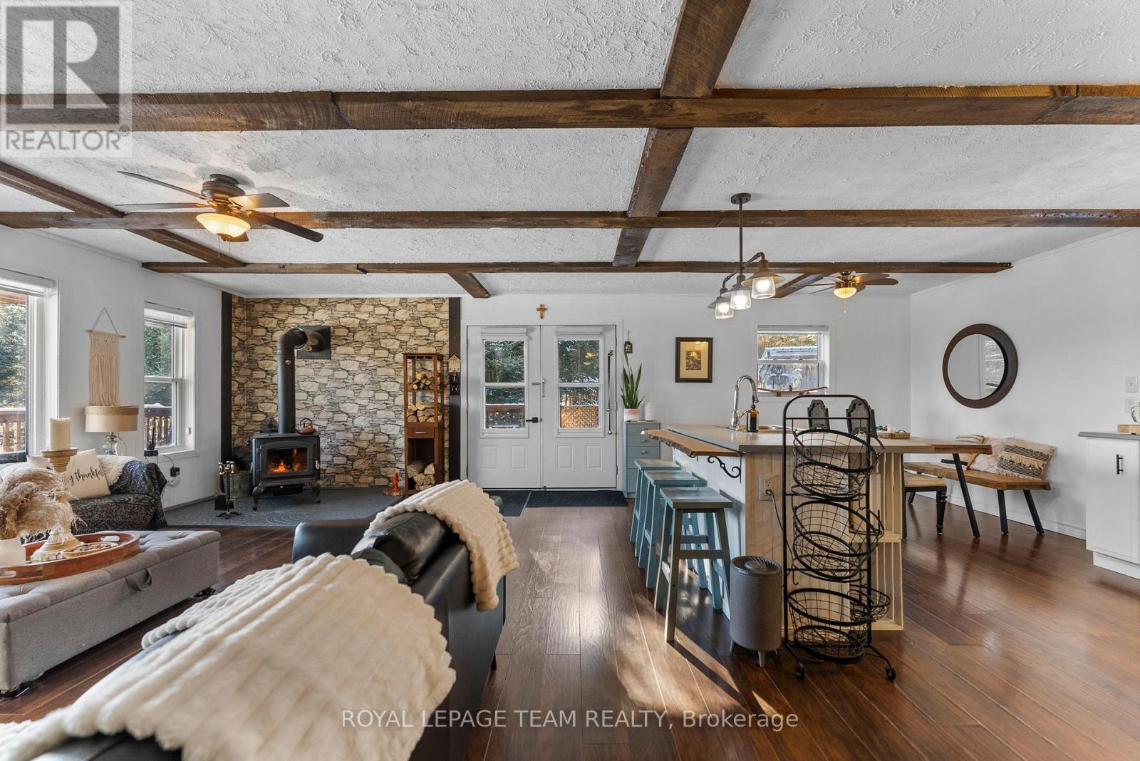 105 Heins Road, Brudenell, Lyndoch And Raglan, ON - Indoor With Fireplace