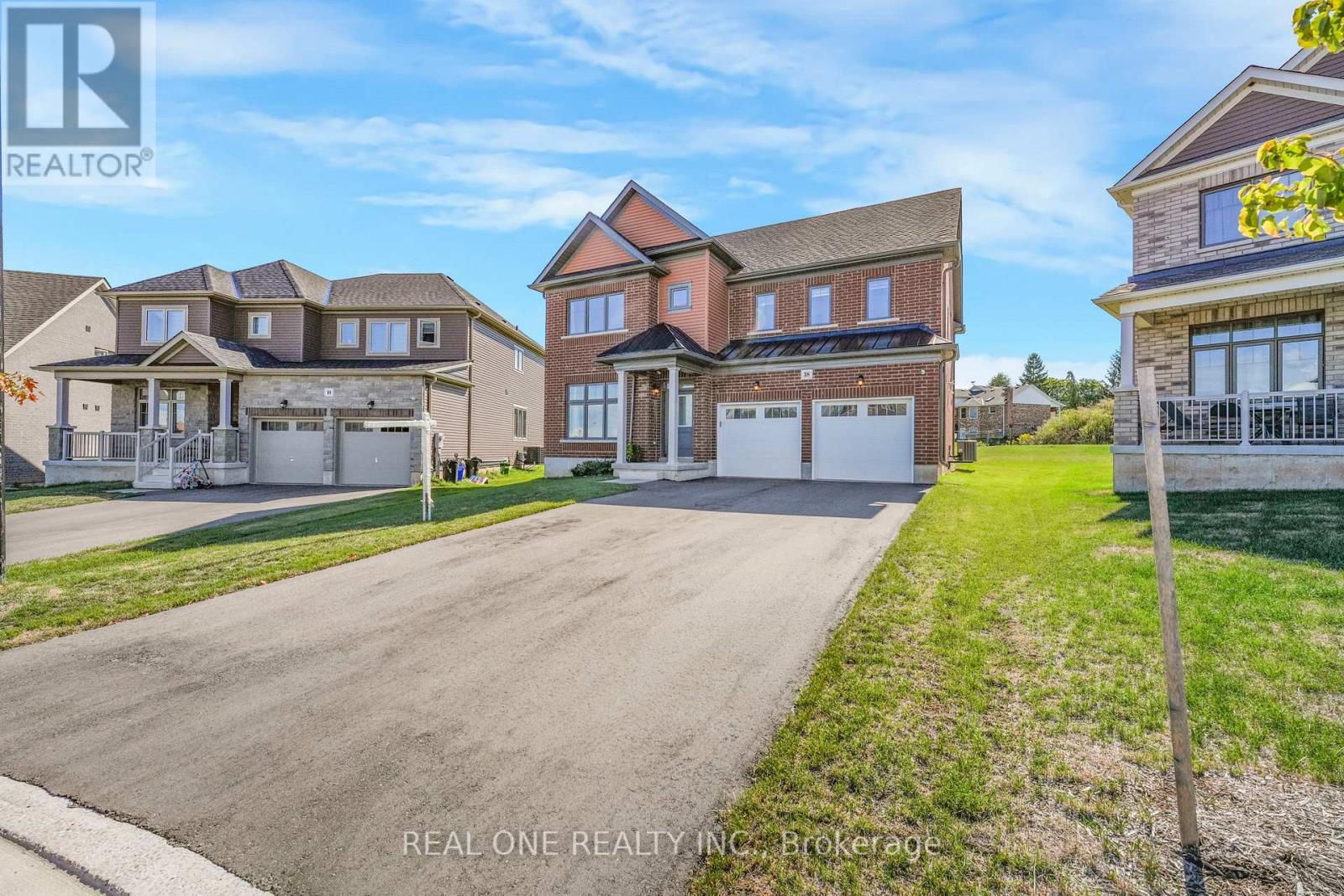 18 Oriole Crescent, Port Colborne, ON - Outdoor With Deck Patio Veranda With Facade