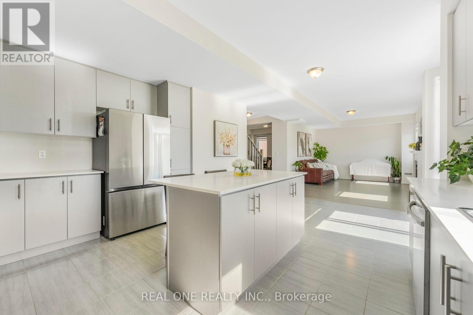 18 Oriole Crescent, Port Colborne, ON - Indoor Photo Showing Kitchen