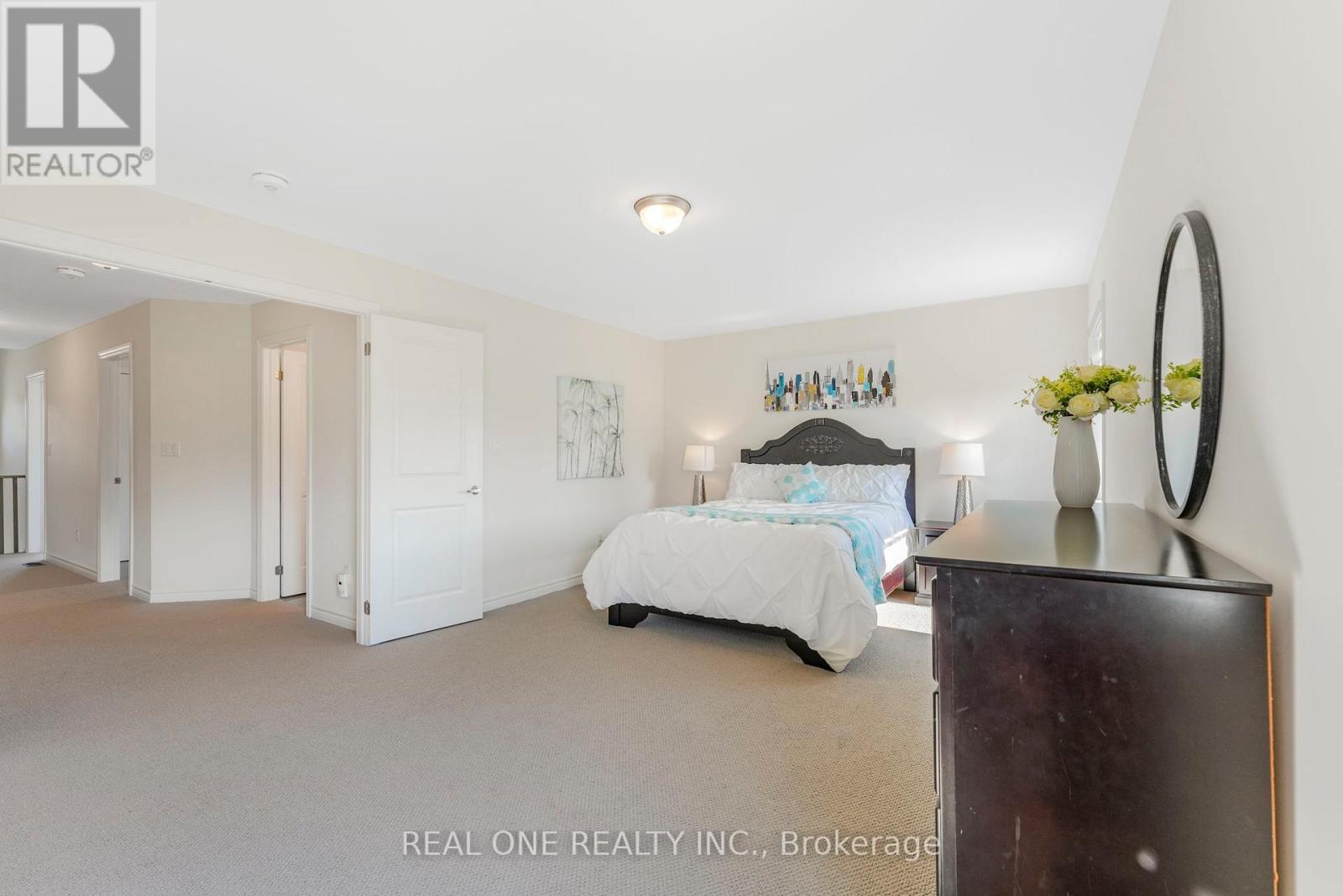 18 Oriole Crescent, Port Colborne, ON - Indoor Photo Showing Bedroom