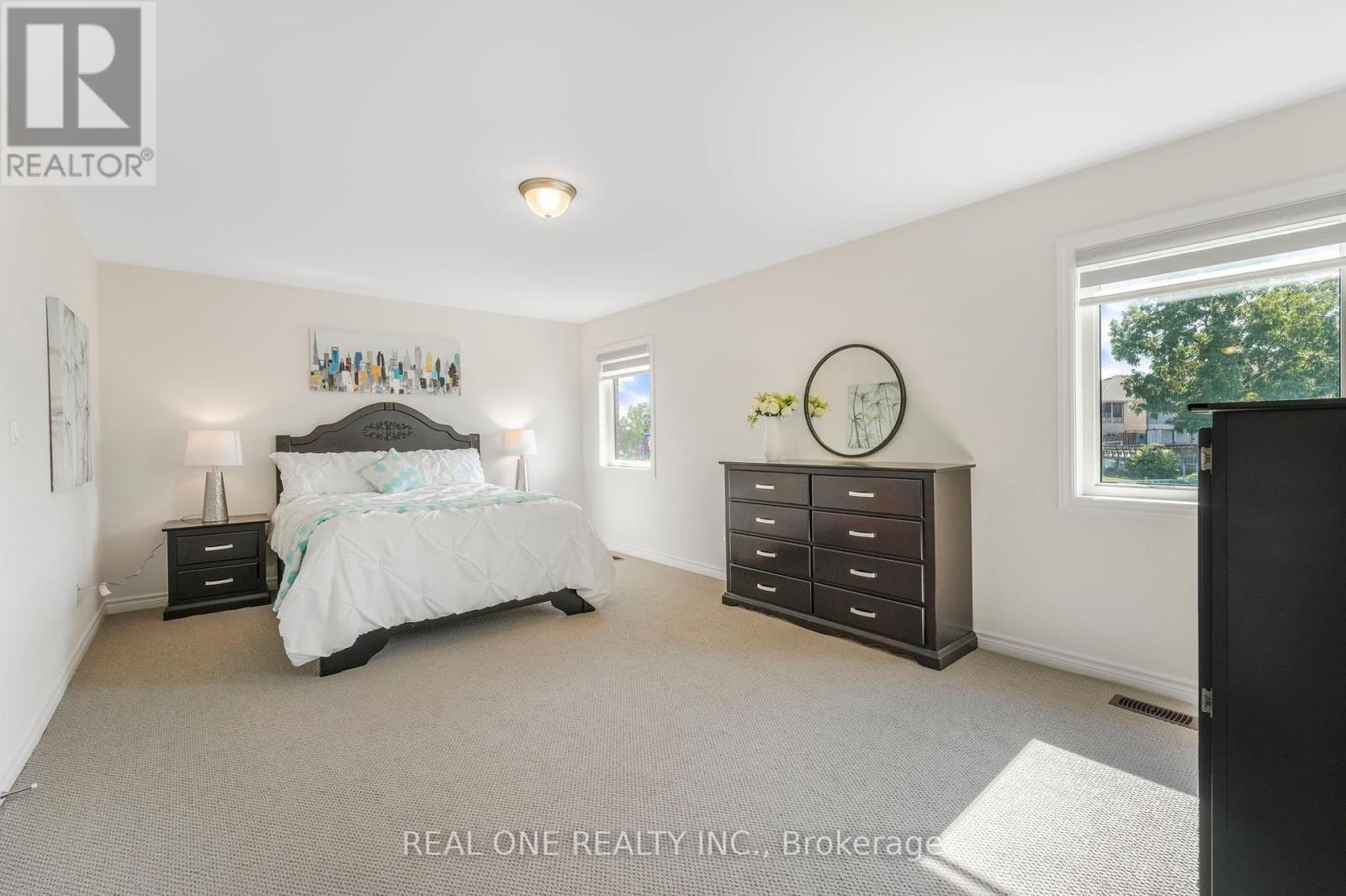 18 Oriole Crescent, Port Colborne, ON - Indoor Photo Showing Bedroom